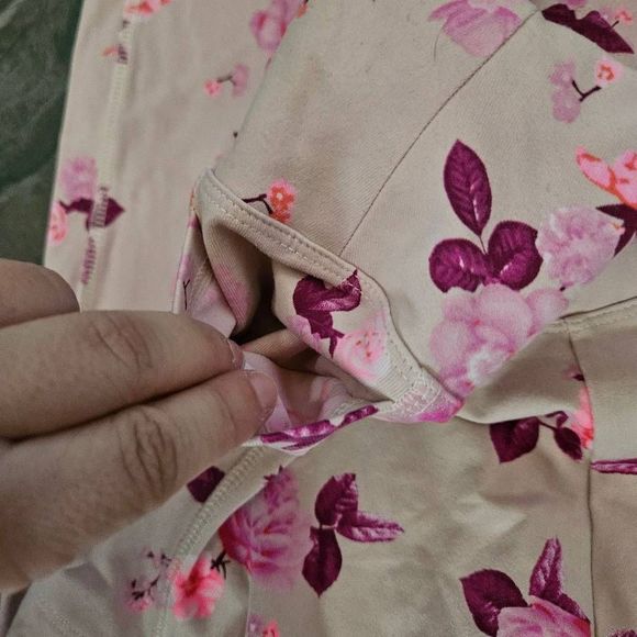 Victoria's Secret PINK Floral Athletic Leggings - Picture 2 of 8